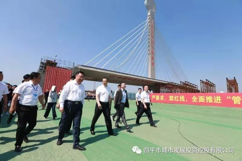 南湖立交桥转体圆满成功