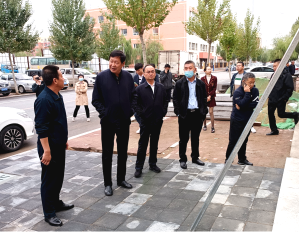 市玉米产业办主任寇春生视察指导四平玉米主题街区建设情况